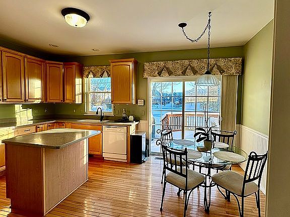 3rd image of 41521 Oconnor Ln
