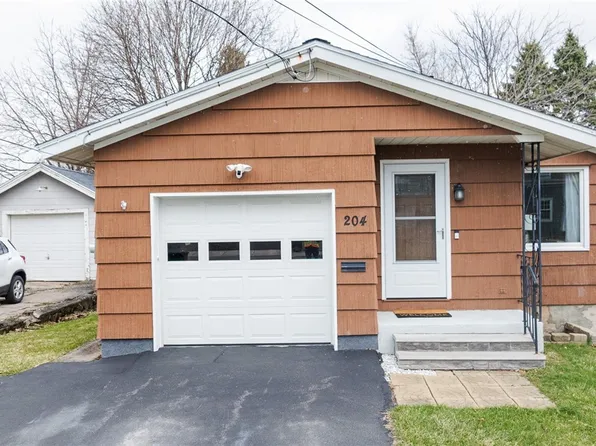 204 Avon St, East Syracuse, NY 13057