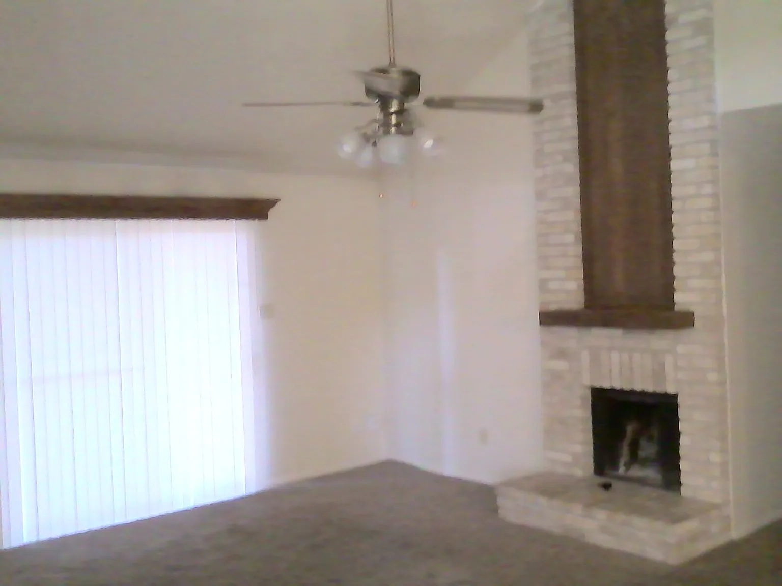 3 bed, 2.0 bath, 1281 sqft, $1,445 — Photo 3