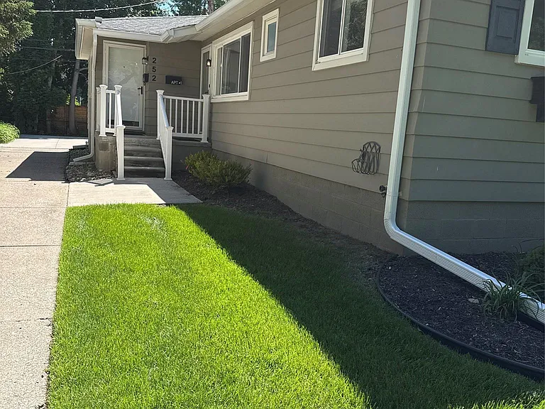 252 N Harvey St #1 — Photo 1