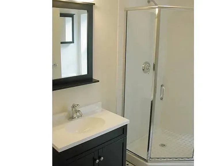 462 Main St #2 — Photo 4