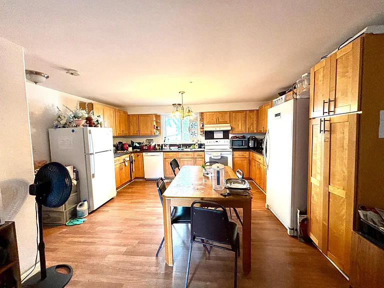 1520 Enos Ln #A — Photo 9