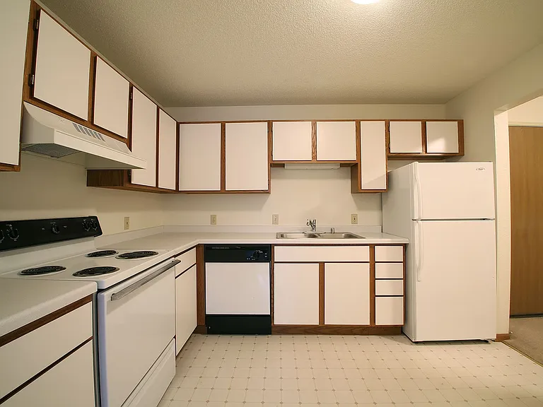Hanley Place Senior Apartments — Photo 7