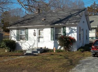 809A W Osborn Rd, Farmville, VA 23901