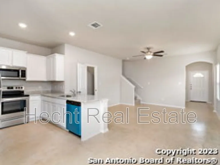 9919 Grove Mist #4 — Photo 15