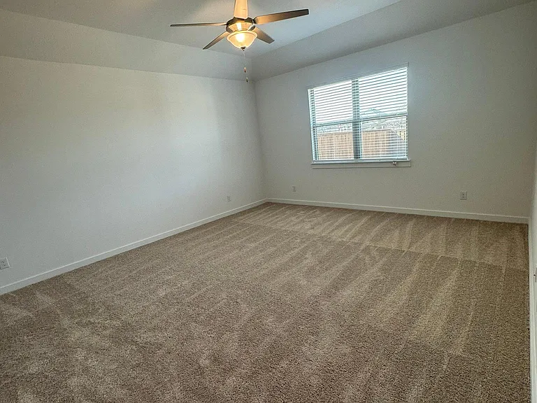 2817 Foxwood St — Photo 11