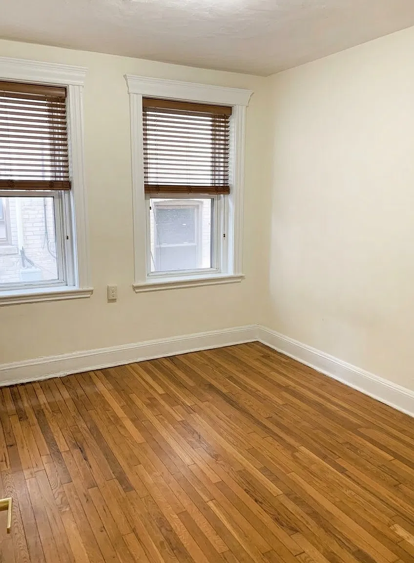 362 Riverway St — Photo 3