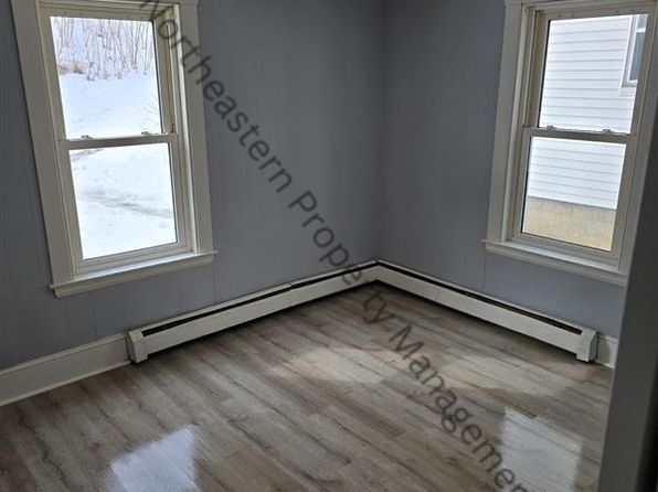 413 Cumberland St #1A, Rumford, ME 04276