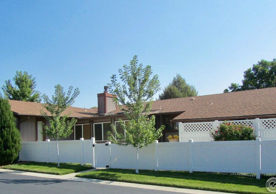 1st image of 33 Scott Dr S
