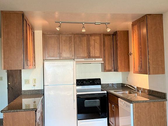3rd image of 675 Corbett Ave APT 302