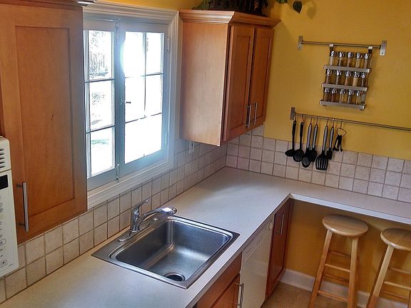 2nd image of 1045 Carol Ave