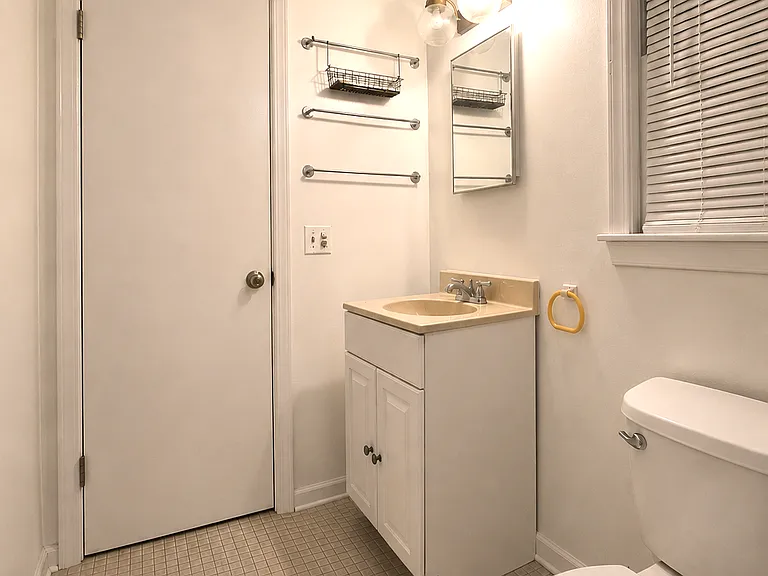 304 Loren Ct — Photo 22