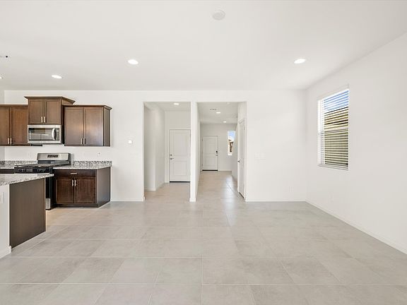 TUC_Valencia-Crossing_Revel_Living-Area_4852-E-Julian-Wash-Dr