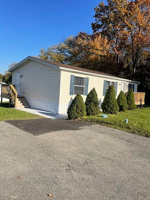 128 Clairmont Dr photo 1