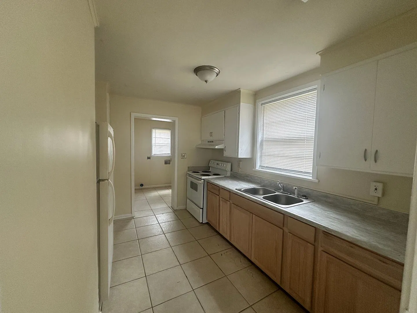 3 Bedroom Home close to VSU! — Photo 4