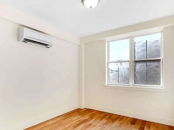 1543 East 19th Street image 5 of 12