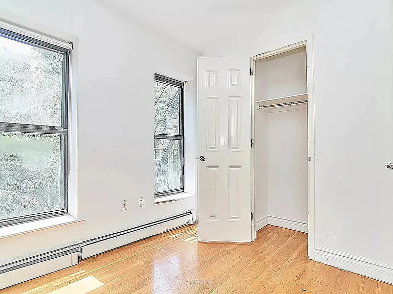 325 E 10th St #5A — Photo 4