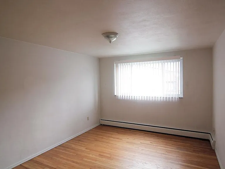 600 Allenby Ave #4 — Photo 7