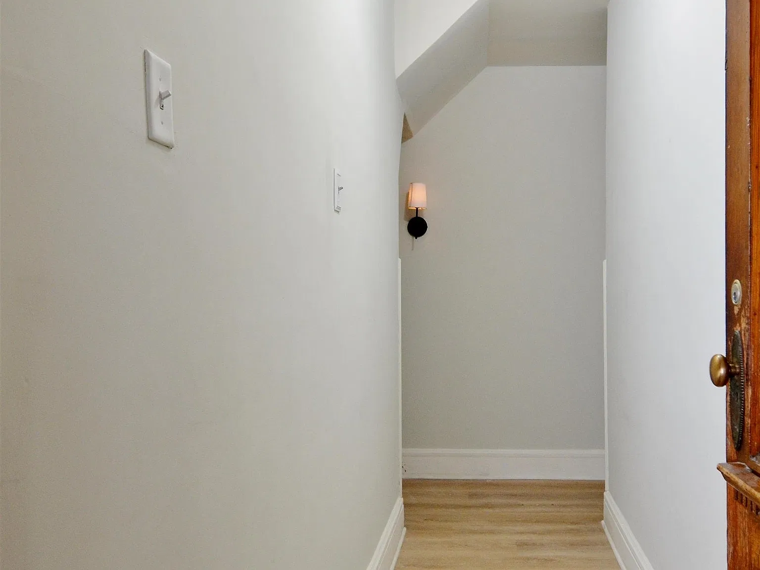 2 bed, 1.0 bath, $2,200 — Photo 2