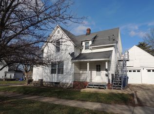 130 S 11th St, Dekalb, IL 60115