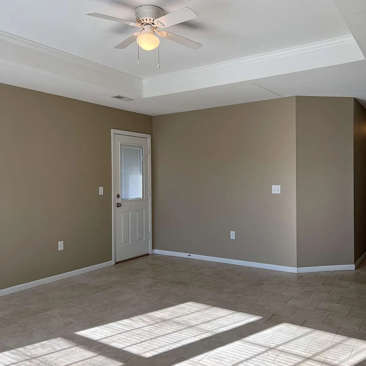 Building Photo - 613A W Market St #2