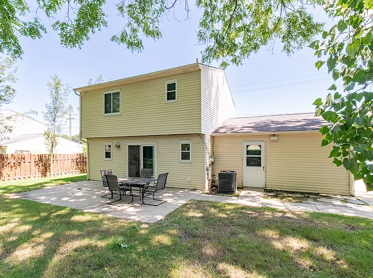 1034 Parkway Dr — Photo 26