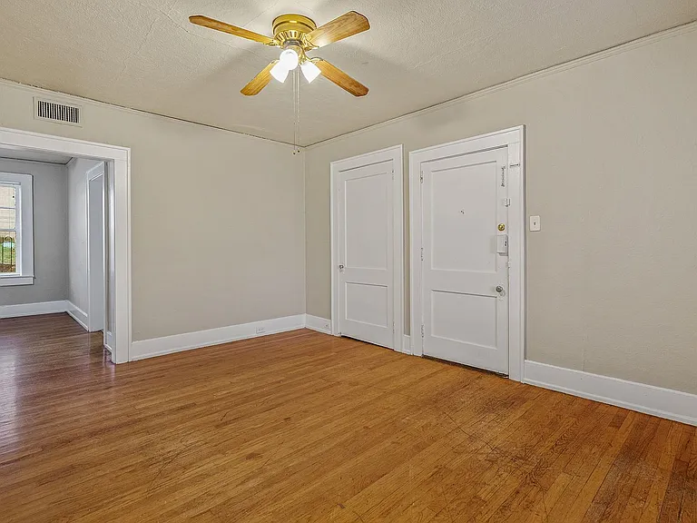 Highland Court — Photo 23