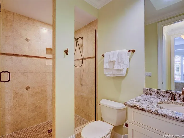 1528 NE Outrigger Landings Dr #208 — Photo 44