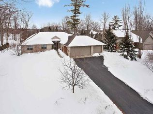 3510 Tanglewood Ln, Suamico, WI 54173