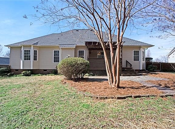 5th image of 128 Silver Birch Ln