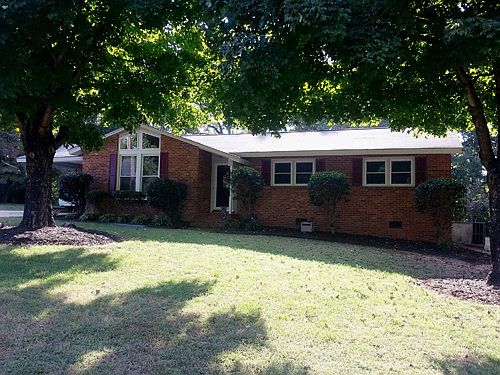 1st image of 305 Brookwood Dr