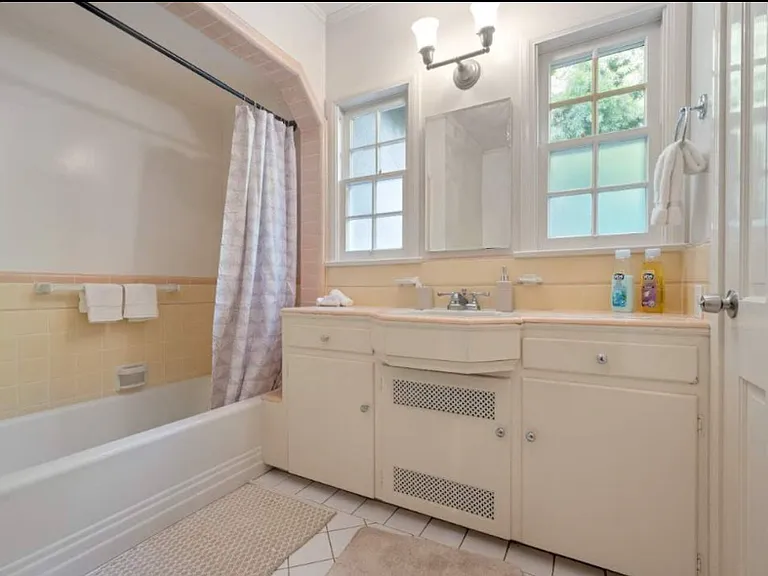 12642 Otsego St — Photo 34
