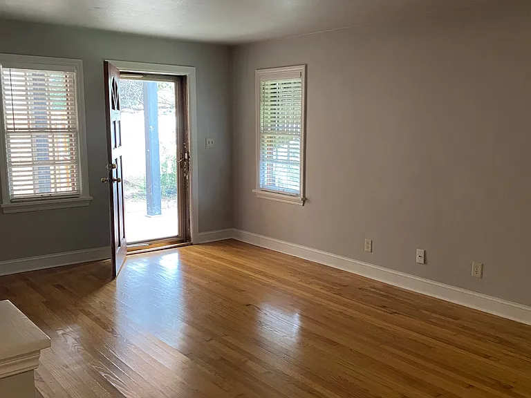 3716 N Shartel Ave — Photo 4