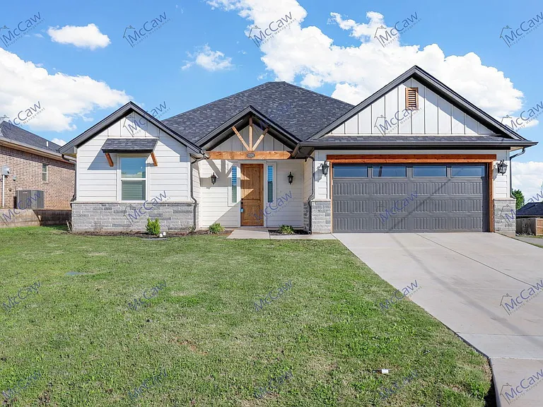 2524 Creek Dr — Photo 1