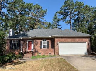 85 Sawmill Rd W, Pinehurst, NC 28374