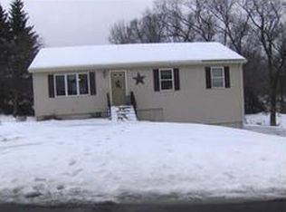 9 4th Ave, Ware, MA 01082