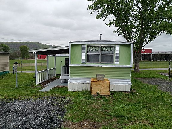 2nd image of 137 Shoups Branch Rd