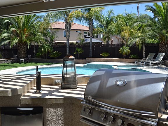 outdoor Kitchen