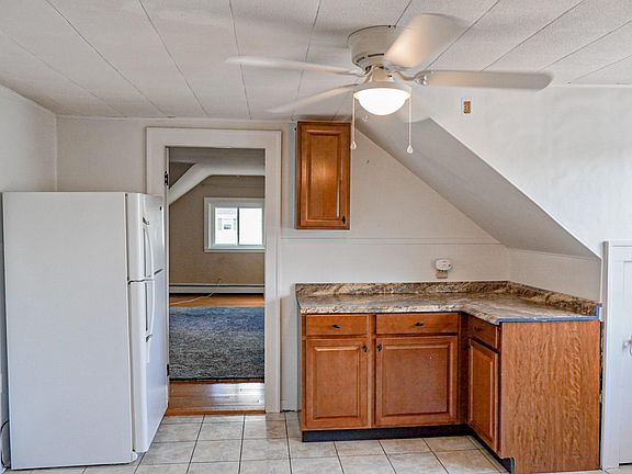 2nd image of 293 Fairfield Ave Floor 2