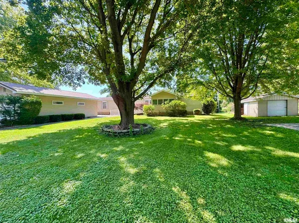 104 E Edwards St, Joy, IL 61260