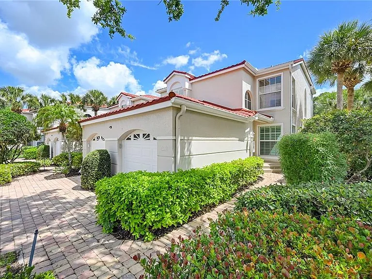 1580 Clermont Dr #L-202 — Photo 1