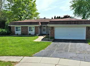 1141 Woodhollow Ct, Hoffman Estates, IL 60192