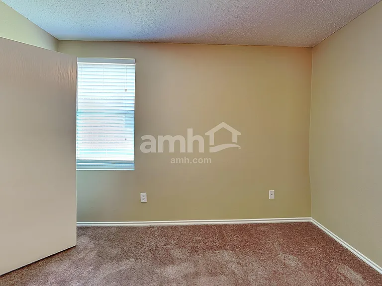 1100 Willow Tree Dr — Photo 16