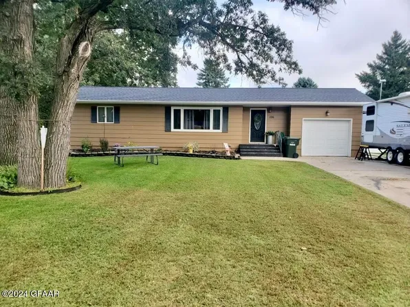 106 Bedrock Ln, Cavalier, ND 58220