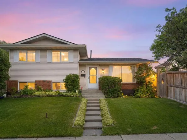 76 N Pinebrook Close NE, Calgary, AB T1Y 3X5