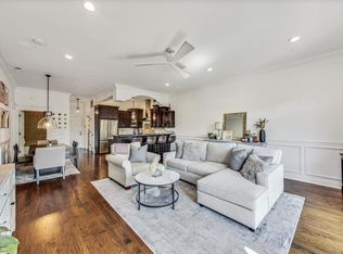 3534 N Hermitage Ave #302, Chicago, IL 60657
