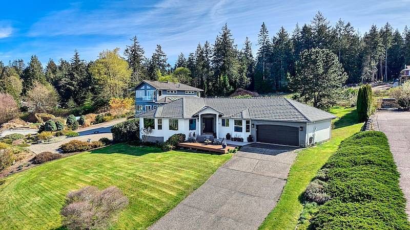 1st image of 2123 Whalen Dr