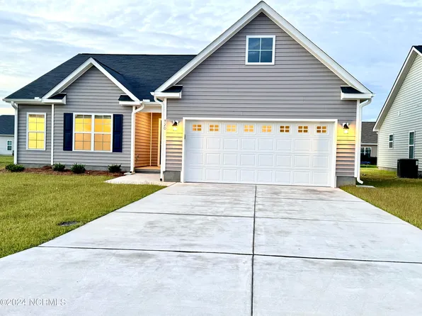 720 Oleander Dr, Greenville, NC 27858