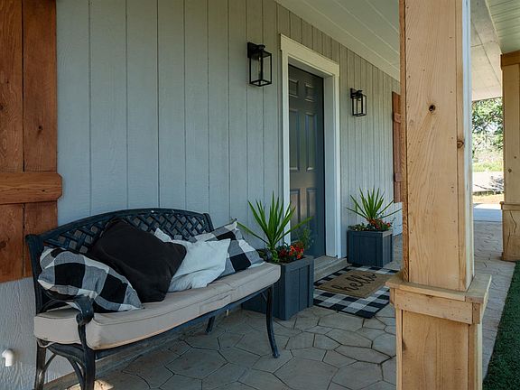 4th image of 42917 Yosemite Springs Dr