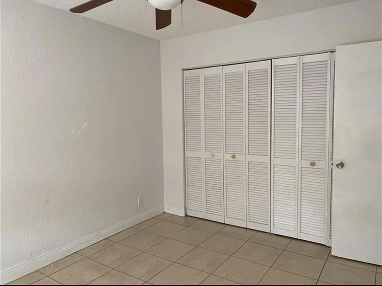 1455 Lake Crystal Dr #H — Photo 10